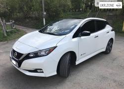 Хетчбек 5 дверей Nissan Leaf II (ZE1) 2018 у Полтаві