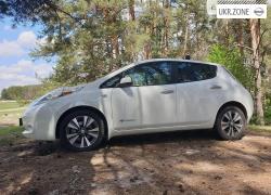 Хэтчбек 5 дверей Nissan Leaf I (ZE0/AZE0) 2014 в Краснограде