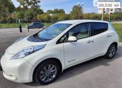 Хэтчбек 5 дверей Nissan Leaf I (ZE0/AZE0) 2012 в Виннице