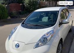Хэтчбек 5 дверей Nissan Leaf 2017 в Киеве