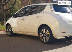 Хэтчбек 5 дверей Nissan Leaf I (ZE0/AZE0) 2014 в Ивано-Франковске