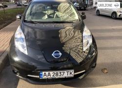 Хэтчбек 5 дверей Nissan Leaf I (ZE0/AZE0) 2015 в Киеве