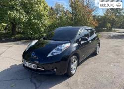 Хэтчбек 5 дверей Nissan Leaf I (ZE0/AZE0) 2013 в Житомире