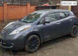 Хэтчбек 5 дверей Nissan Leaf I (ZE0/AZE0) 2013 в Днепре