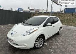 Хэтчбек 5 дверей Nissan Leaf I (ZE0/AZE0) 2013 в Киеве