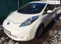 Хэтчбек 5 дверей Nissan Leaf I (ZE0/AZE0) 2016 в Чернигове