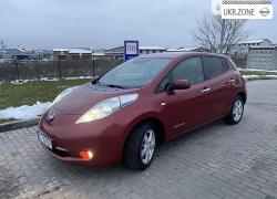Хэтчбек 5 дверей Nissan Leaf I (ZE0/AZE0) 2013 в Виннице