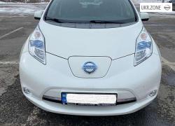 Хэтчбек 5 дверей Nissan Leaf I (ZE0/AZE0) 2016 в Черновцах