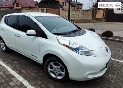 Хетчбек 5 дверей Nissan Leaf I (ZE0/AZE0) 2011 у Вінниці