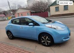 Хетчбек 5 дверей Nissan Leaf I (ZE0/AZE0) 2014 у Чернігові