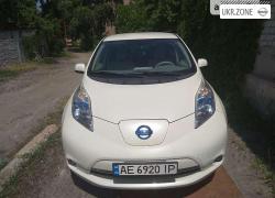 Хэтчбек 5 дверей Nissan Leaf I (ZE0/AZE0) 2012 в Днепре