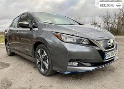 Хэтчбек 5 дверей Nissan Leaf II (ZE1) 2019 в Рокитном