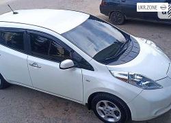 Хэтчбек 5 дверей Nissan Leaf I (ZE0/AZE0) 2012 в Каменке