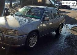Седан Opel Kadett VI (E) 1988 в Кривом Роге