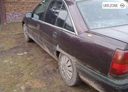 Седан Opel Omega I (A) 1991 в Тростянце