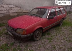 Универсал 5 дверей Opel Rekord V (E) 1986 в Иршаве