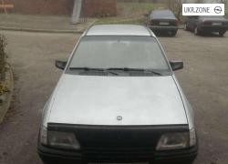 Седан Opel Kadett VI (E) 1988 в Днепре