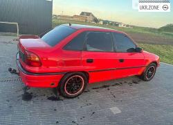 Седан Opel Astra I (F) 1994 в Буске
