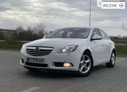 Седан Opel Insignia I 2010 в Стрые