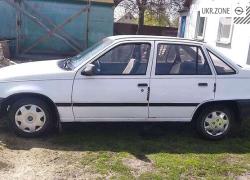Седан Opel Kadett VI (E) 1986 в Житомире