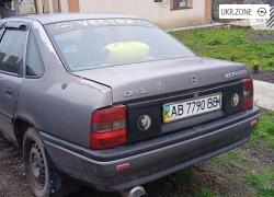 Седан Opel Vectra I (A) 1989 у Іллінцях