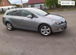 Універсал 5 дверей Opel Astra 2012 у Луцьку