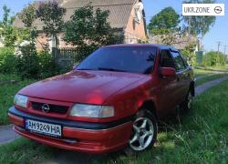 Седан Opel Vectra I (A) 1991 в Казатине