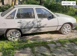 Седан Opel Kadett VI (E) 1986 у Івано-Франківську