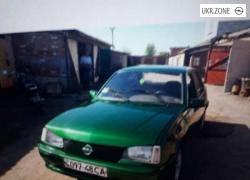 Седан Opel Ascona III (C) 1985 в Хмельницком