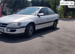 Седан Opel Omega II (B) 1997 в Измаиле