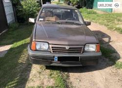 Седан Opel Ascona III (C) 1987 в Прилуках
