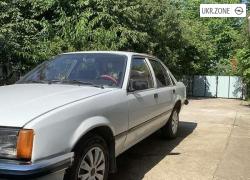 Седан Opel Rekord V (E) 1981 в Каменец-Подольском