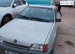 Седан Opel Kadett VI (E) 1986 у Кривому Розі