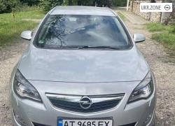 Универсал 5 дверей Opel Astra 2012 в Тячеве