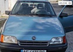Седан Opel Kadett VI (E) Рестайлинг 1990 в Днепре