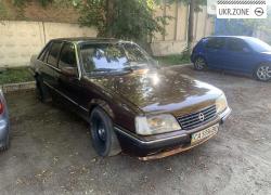 Седан Opel Senator I (A) 1983 в Шполе