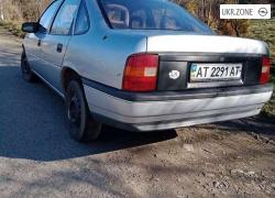 Седан Opel Vectra I (A) 1989 в Ивано-Франковске