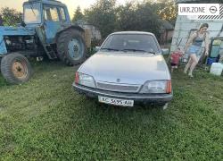 Седан Opel Rekord V (E) 1978 в Иваничах