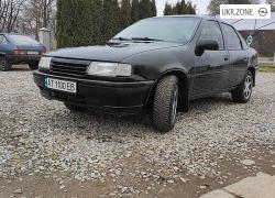Седан Opel Vectra I (A) 1990 в Ивано-Франковске