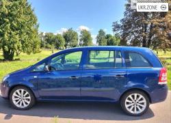 Компактвэн Opel Zafira II (B) Рестайлинг 2009 в Сумах