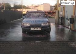 Седан Opel Vectra I (A) 1989 в Городке
