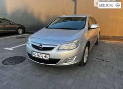 Универсал 5 дверей Opel Astra 2012 в Луцке