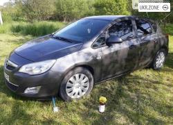 Хэтчбек 5 дверей Opel Astra IV (J) 2011 в Львове