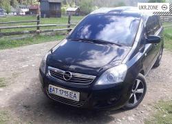 Компактвэн Opel Zafira II (B) Рестайлинг 2010 в Верховине