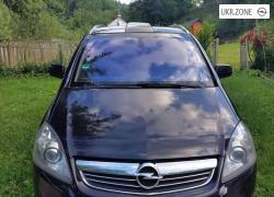 Компактвэн Opel Zafira 2011 в Косове