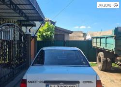 Седан Opel Kadett VI (E) 1988 в Яготине