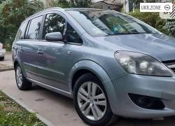Компактвэн Opel Zafira 2008 в Калуше