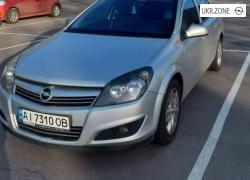 Седан Opel Astra III (H) Рестайлінг 2011 у Києві