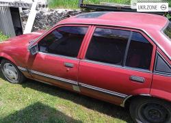 Седан Opel Rekord V (E) 1986 в Виннице