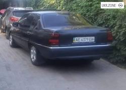 Седан Opel Omega I (A) 1991 у Кривому Розі